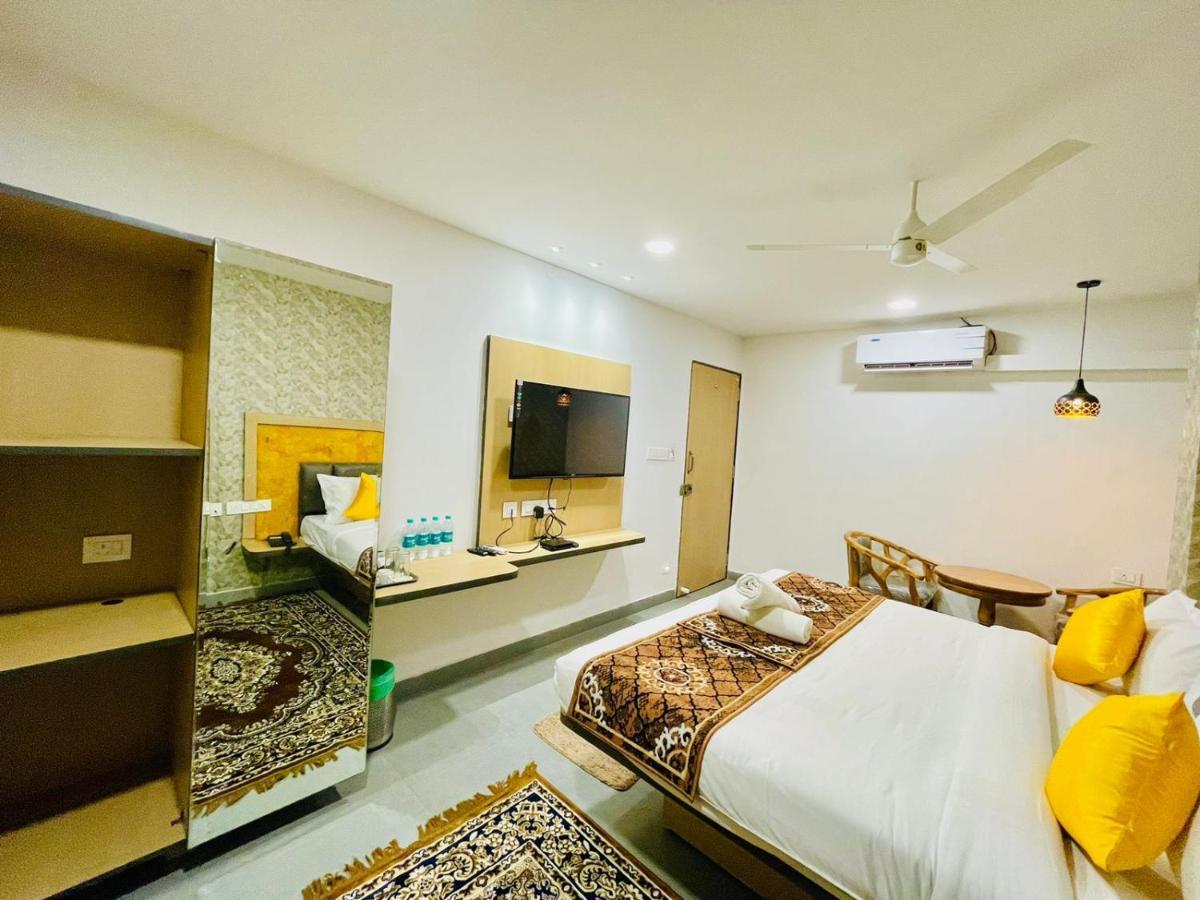 Hotel Lake View Airport Zone Haydarabad Dış mekan fotoğraf