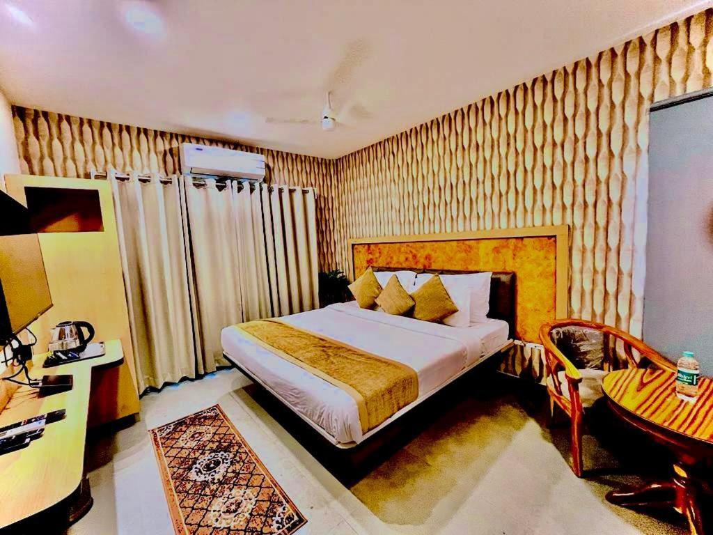 Hotel Lake View Airport Zone Haydarabad Dış mekan fotoğraf